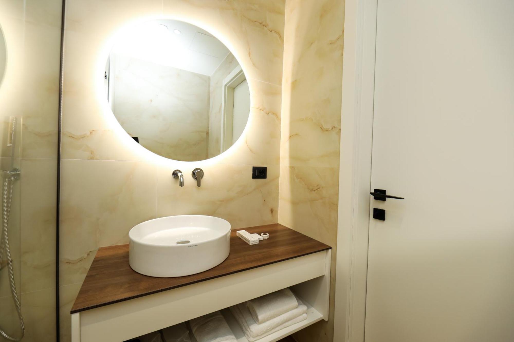 Hotel Adore Vlorë Eksteriør billede